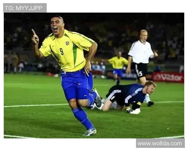 中国足球史上最奇葩球星揭秘：荒诞的表现与意外的成就