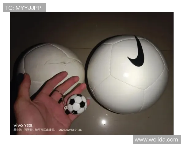 足球球星挂件直播热销揭秘 吸引粉丝疯狂购买背后的原因